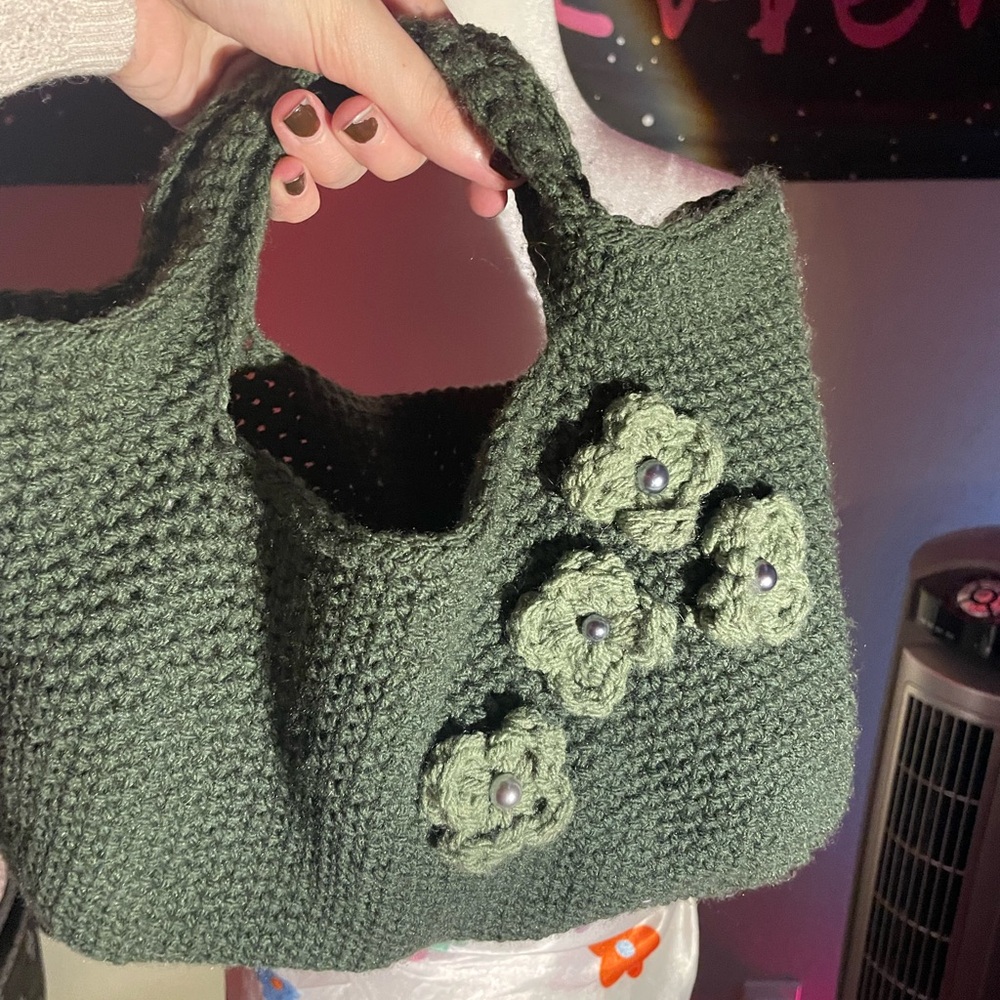 green floral crochet bag